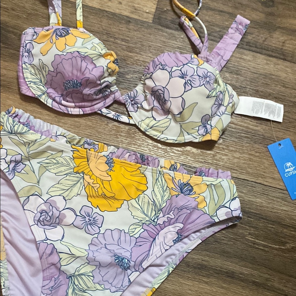 Cupshe bikini set! Nwt! Size medium!